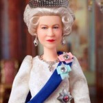 Boneka Barbie Ratu Elizabeth-1652711449