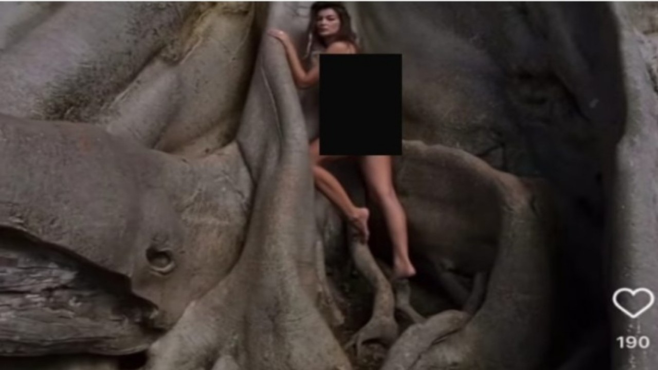 Alina Yogi, Bule bekebangsaan Rusia nekat berpose telanjang hanya untuk mengisi konten Tiktok dan Instagram miliknya. (Foto: Ist.)