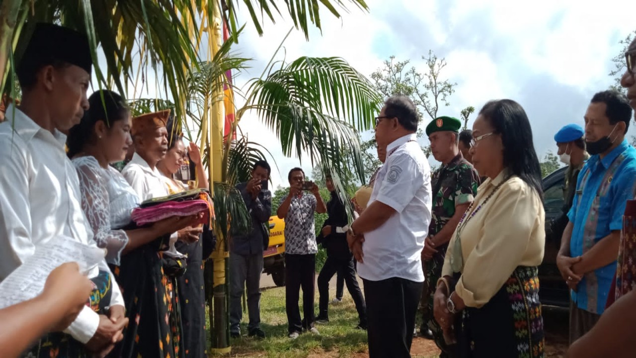 Bupati Manggarai Timur, Agas Andreas saat menghadiri peresmian Pompa Air Hidram  di Dusun Ngusu, Desa Rana Mbeling, Kecamatan Kota Komba Utara, Kamis (19/05/2022) pekan lalu.