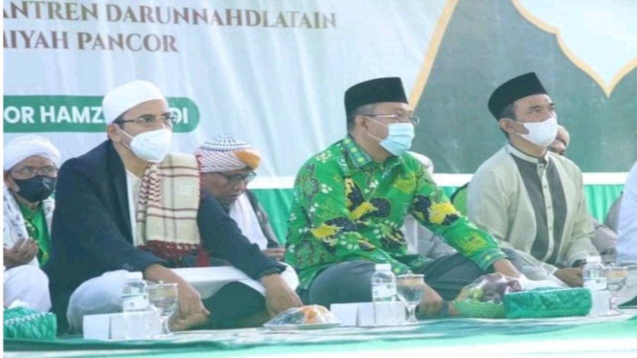 Gubernur NTB, Zulkieflimansyah saat menghadiri acara Pengajian Silaturahim Pendidikan YPH Pondok Pesantren Darunnahdlatain (PPD) NWDI di Pancor, Kabupaten Lombok Timur pada Sabtu (7/5/2022). Foto (Istimewa)