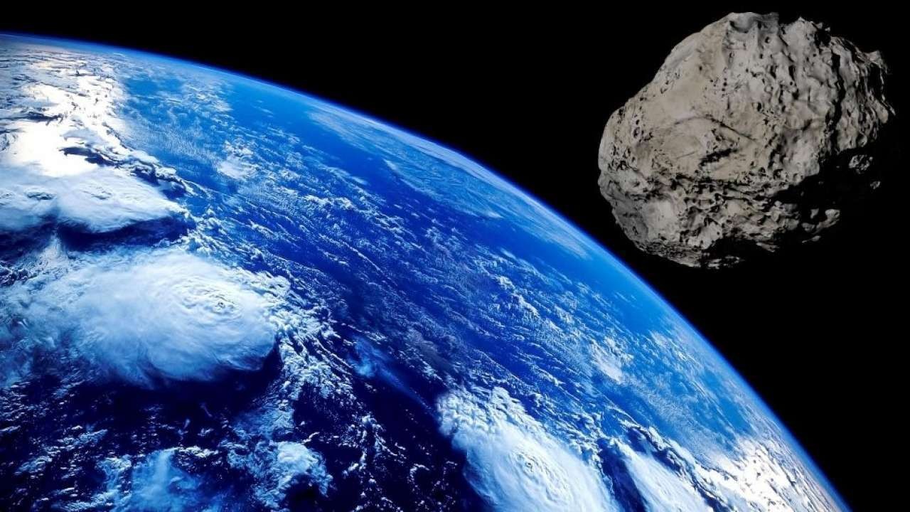 Ilustrasi asteroid melintas dekat bumi/ist