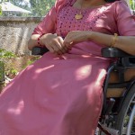 Ilustrasi wanita menggunakan kursi roda-1652601352