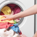 Jangan menyimpan pakaian kotor di dalam mesin cuci-1653979283