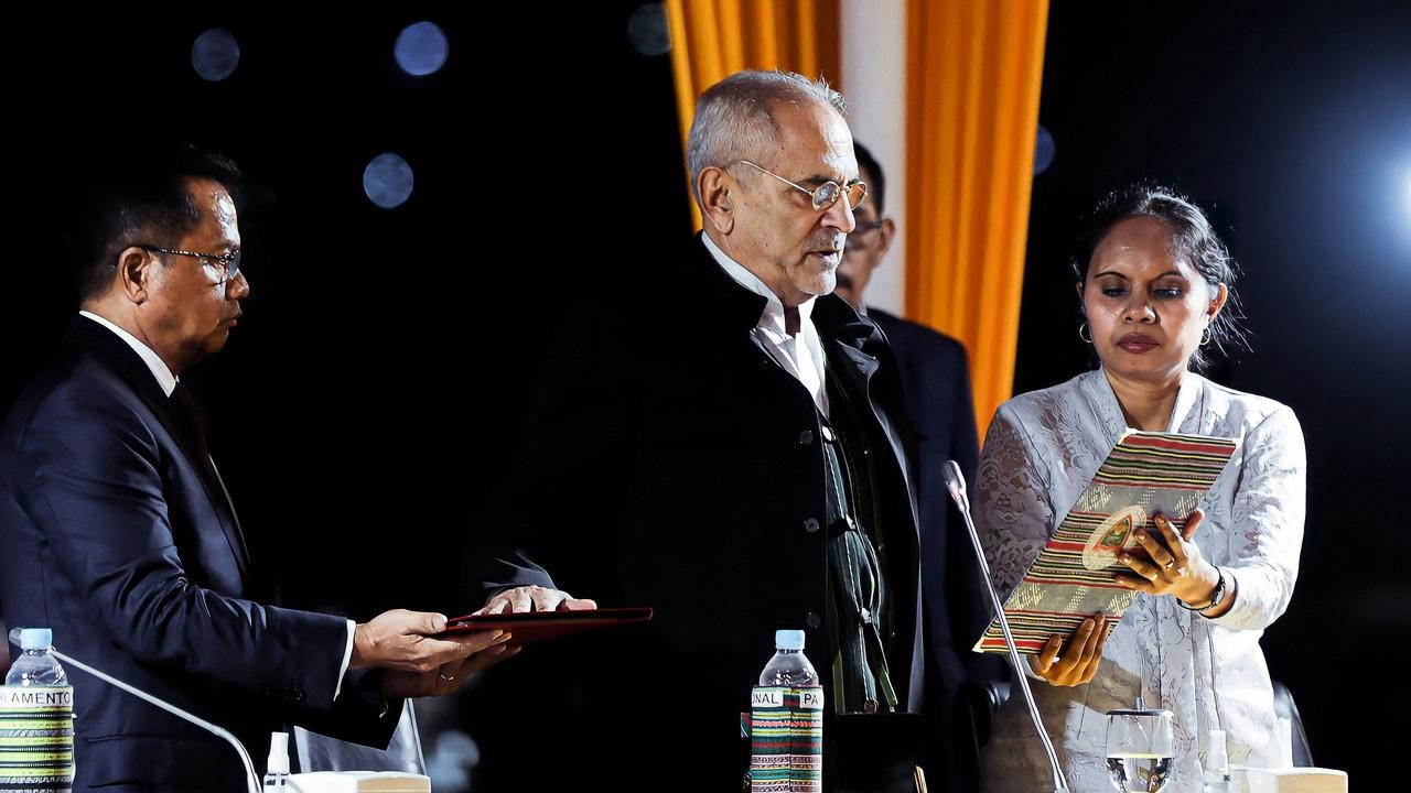 Ramos Horta (tengah) dilantik jadi Presiden Timor Leste/ist