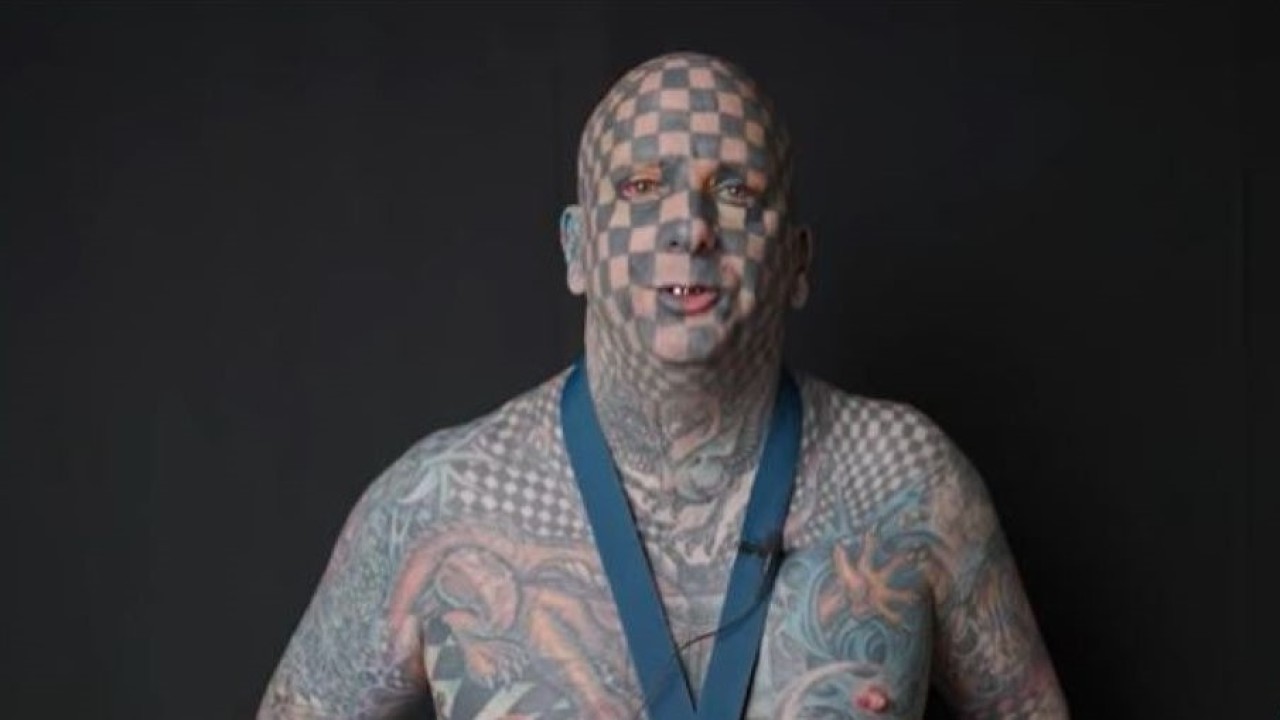 Matt Gone dinobatkan sebagai pemegang rekor dunia guinness untuk tato kotak yang dibuat di tubuhnya pada 2014. (Tangkapan layar)