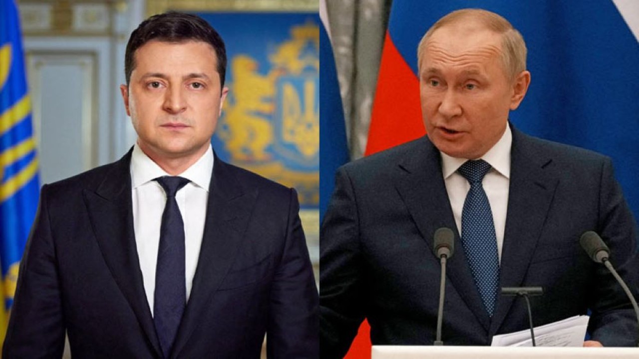 Presiden Ukraina Volodymyr Zelenskyy dan Presiden Rusia Vladimir Putin. (The Week)