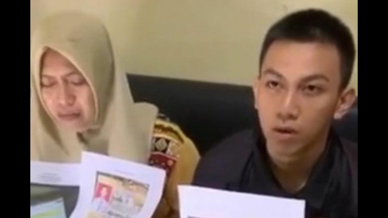 Fahri Fadilah Nur Rizki dan ibunya. (Net)