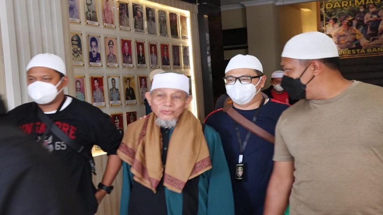 Penangkapan pimpinan Khilafatul Muslimin.