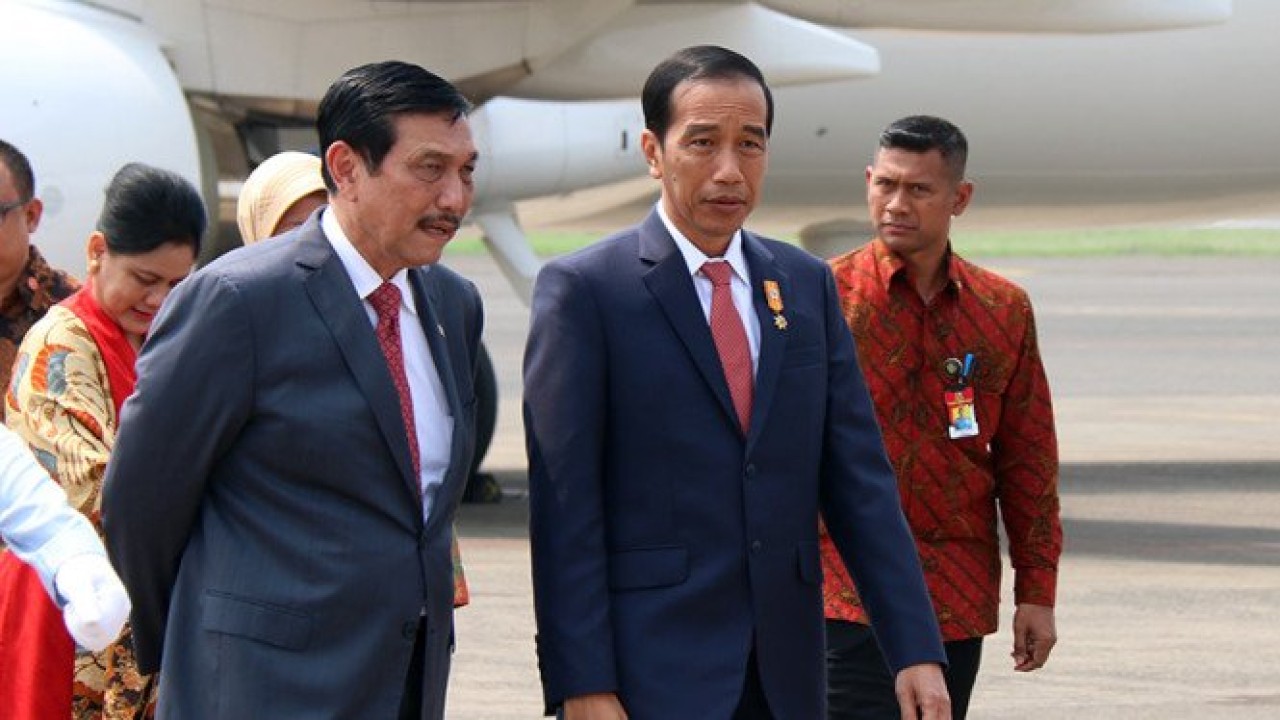 Kebersamaan Luhut dengan Jokowi. (Viva)