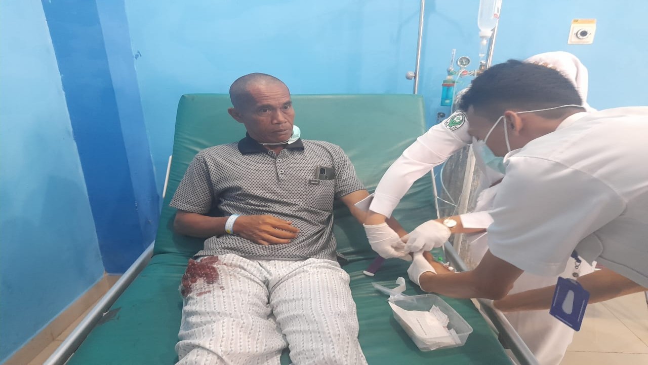 Ujang Abdullah, Korban penembakan saat dilarikan ke RSUD Empat Lawang guna dilakukan perawatan medis.