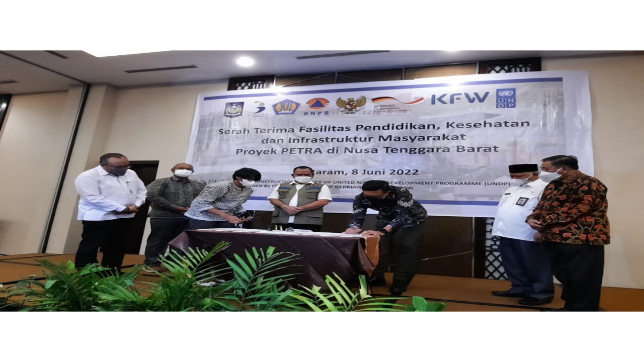 Acara serah terima Fasilitas Pendidikan, Kesehatan dan Infrastruktur Masyarakat proyek PETRA di Nusa Tenggara Barat. Foto (Istimewa)