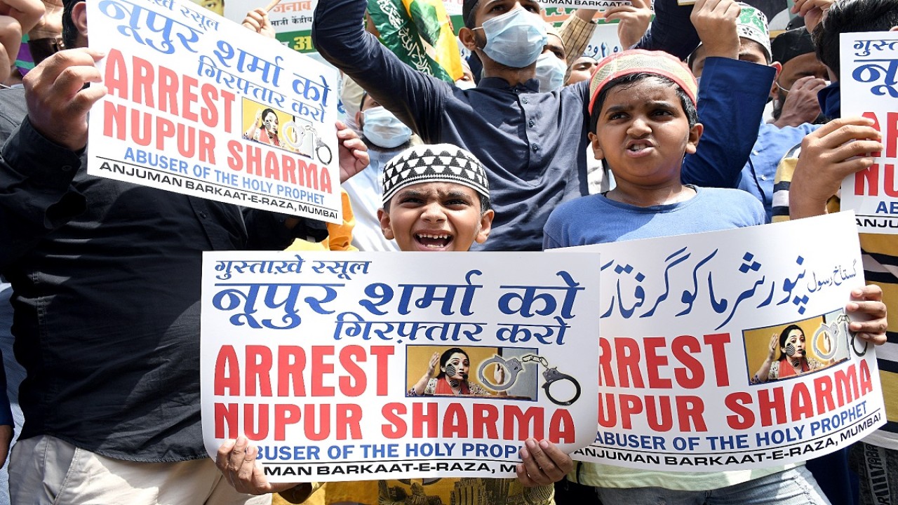 Warga Muslim India berunjuk rasa menuntut dua politisi yang menghina Nabi Muhammad SAW ditangkap/ist