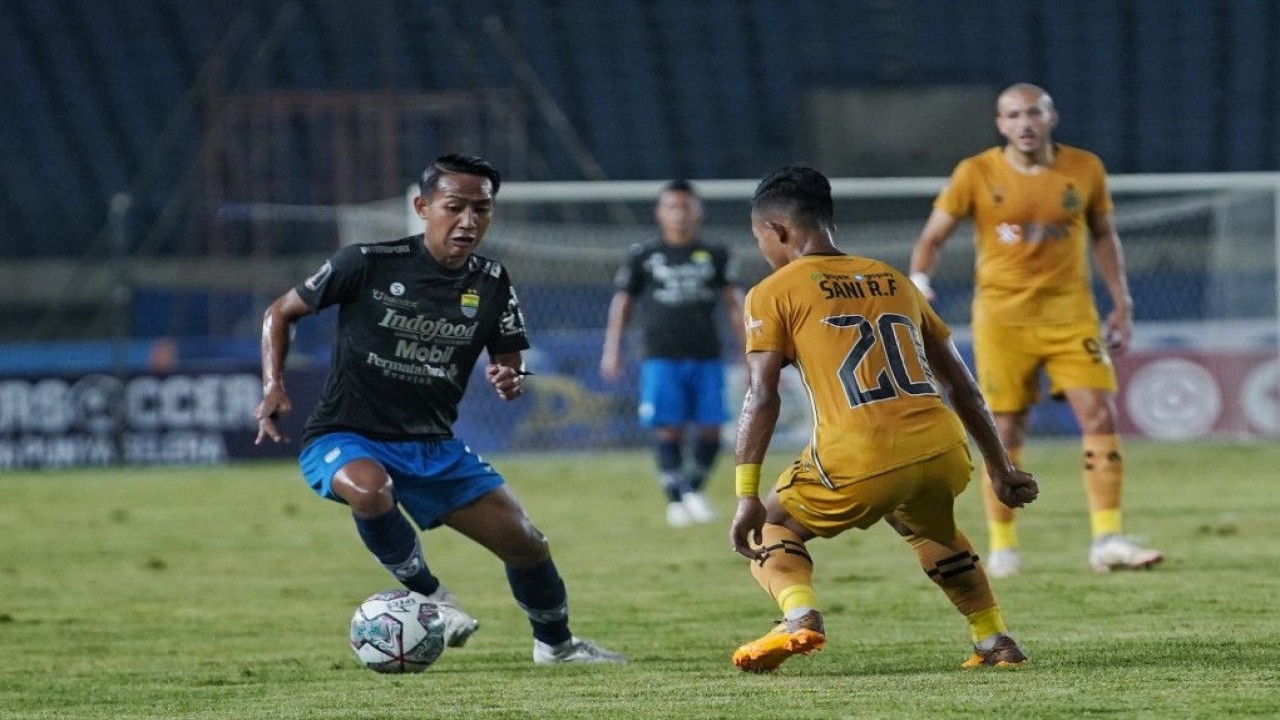 Laga Persib vs Bhayangkara FC