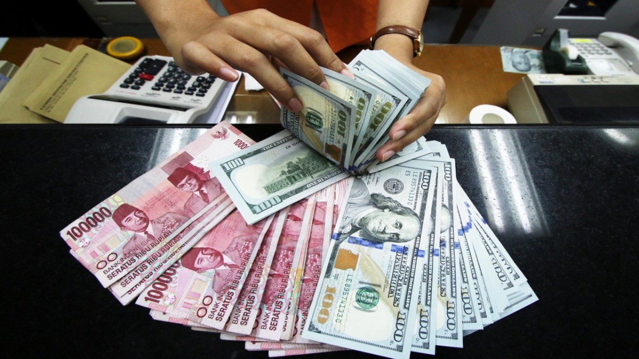 Mata uang dolar AS dan rupiah/ist