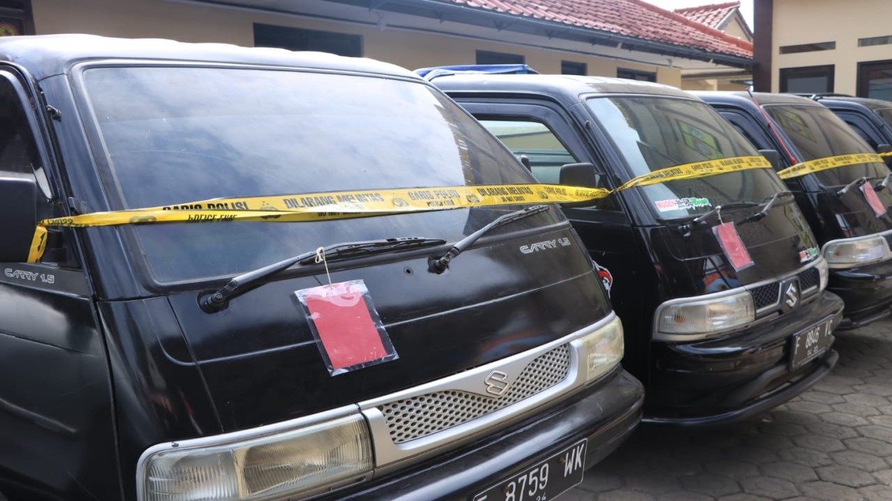 Polisi tangkap pelaku pencuirian spesialis mobil pickup di Bandung