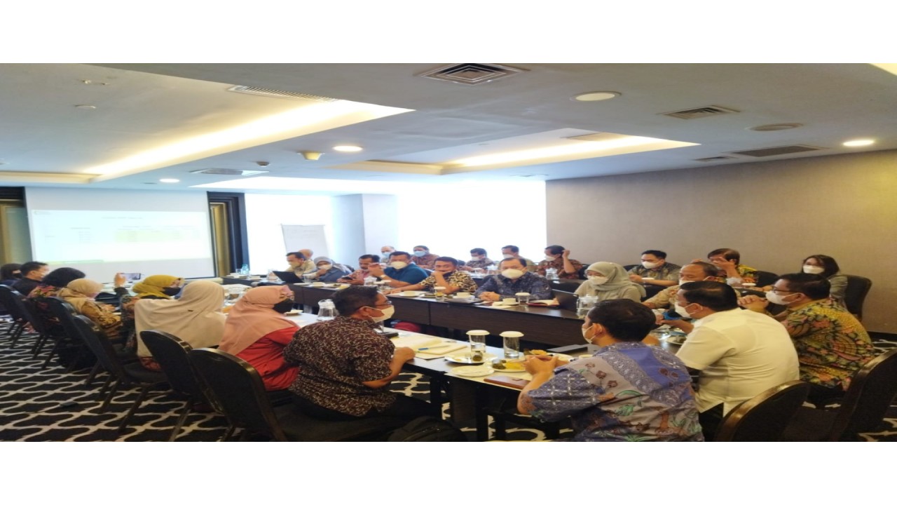 Rapat koordinasi penanganan wabah PMK provinsi NTB dengan  Satgas Provinsi dan Satgas Kabupaten/kota secara virtual, Kamis (14/07/2022) di ruang rapat Sekda NTB. Foto (Istimewa)