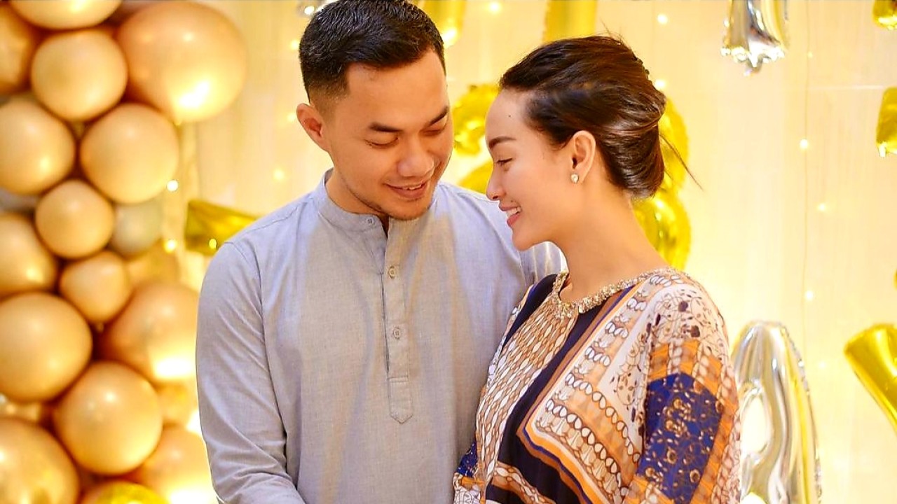 Kebahagiaan pernikahan Zaskia Gotik dan Sirajuddin Mahmud terusik menyusul muncul berita seorang model yang meminta pengakuan anaknya/net