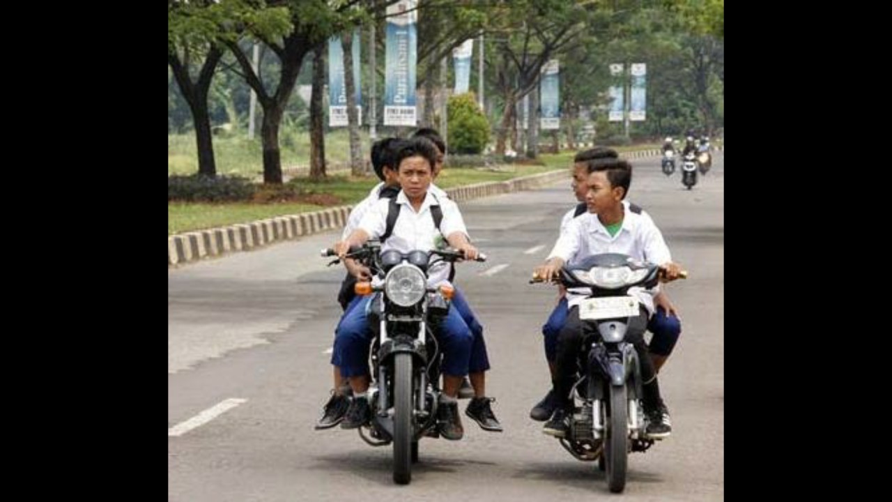 Pelajar SMP bawa motor. (Net)