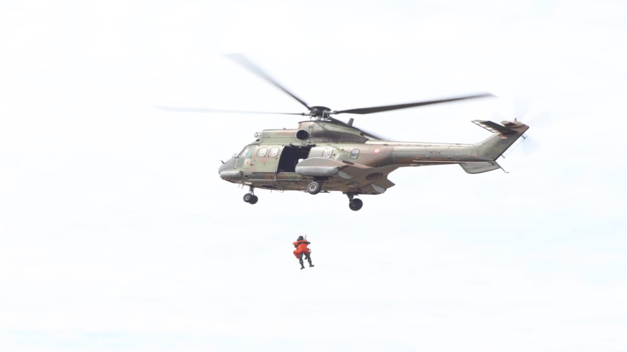 Momen latihan TNI Angkatan Udara