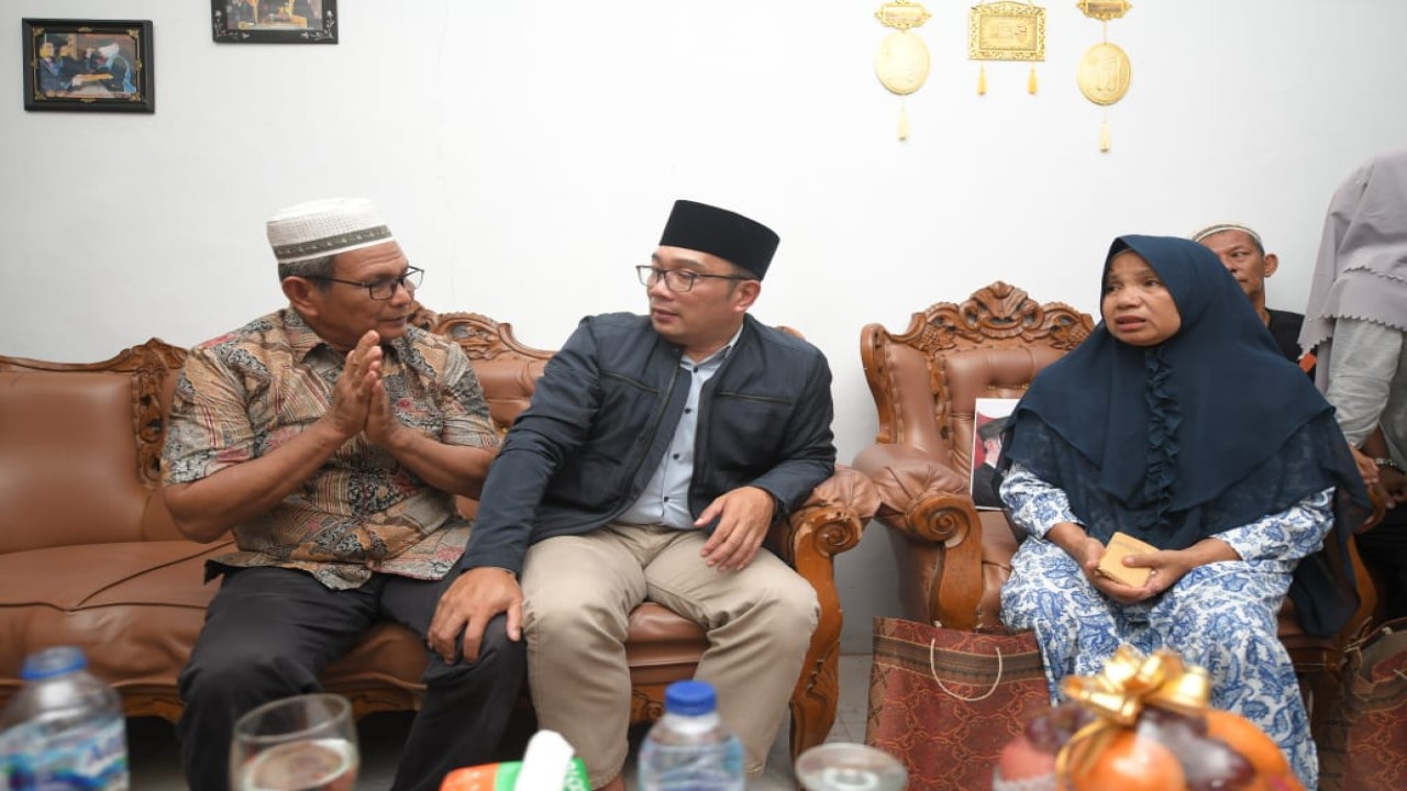 Gubernur Jawa Barat kunjungi rumah orang tua Ihksan