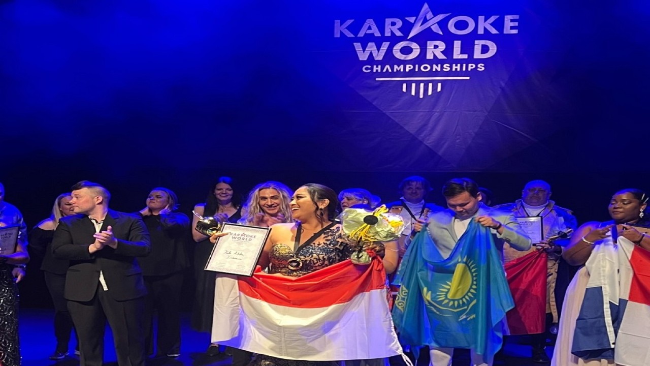 Monica Nike Adiba juara karaoke World Championship 2022/ist