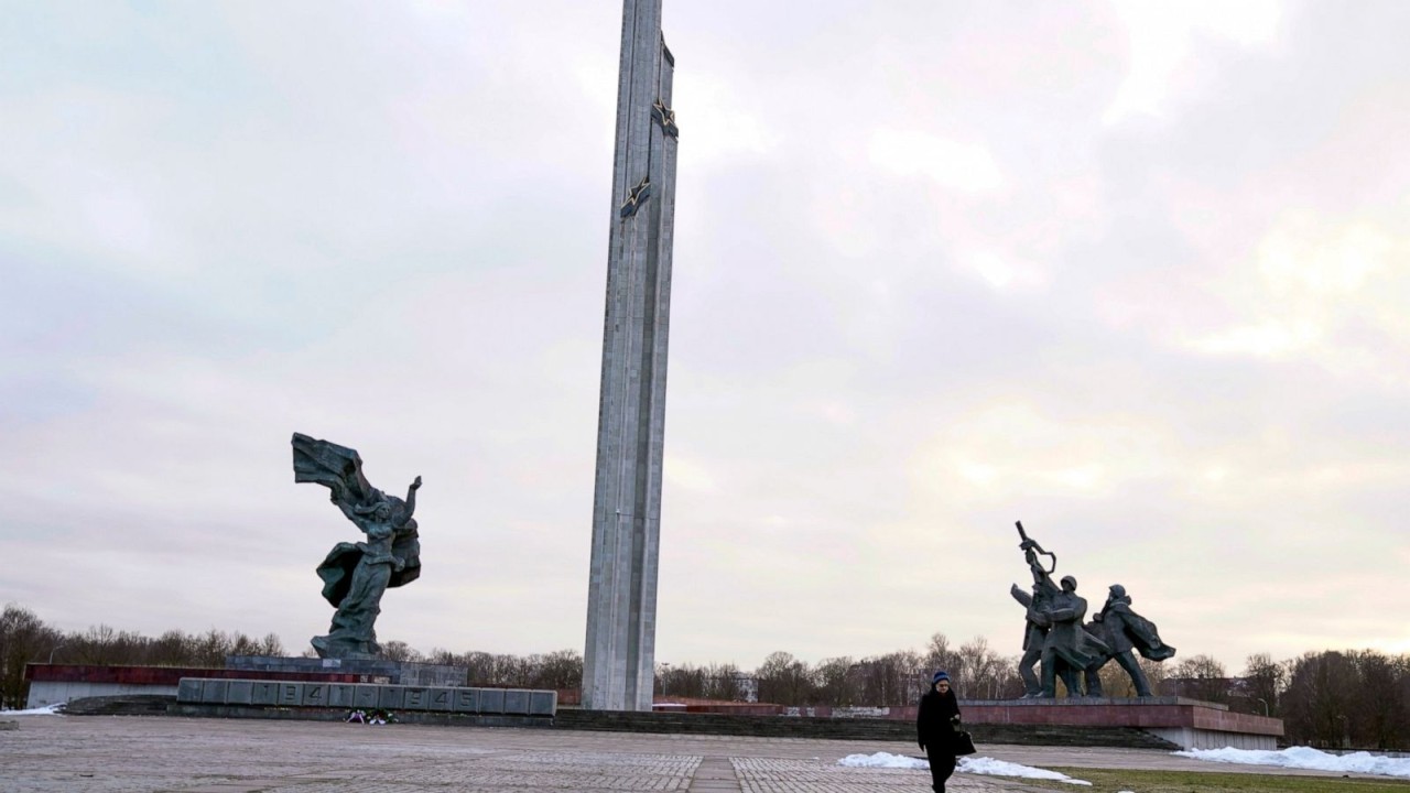 Monumen Obelisk di Latvia/ist