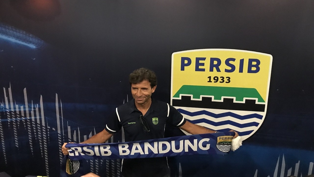 Pelatih Persib, Luis Milla