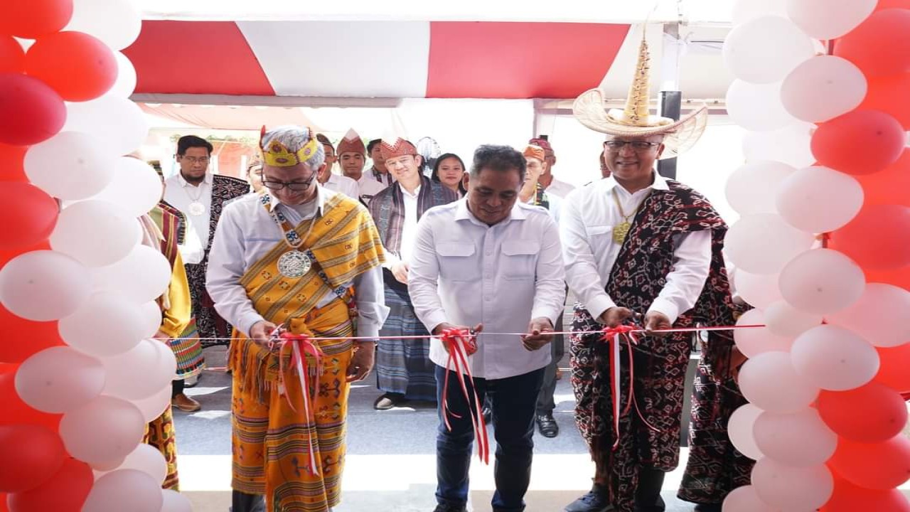 Bupati Manggarai Barat, Edistasius Endi saat peresmian kantor baru UP3 Labuan Bajo yang direlokasi dari Ende, Rabu (17/8/2022) di Labuan Bajo. Foto (Istimewa)