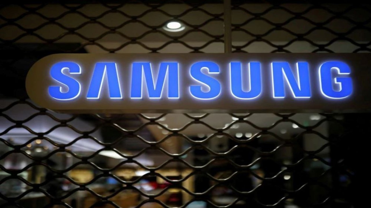 Samsung pangkas target pengiriman smartphone di tahun 2022. (Reuters)