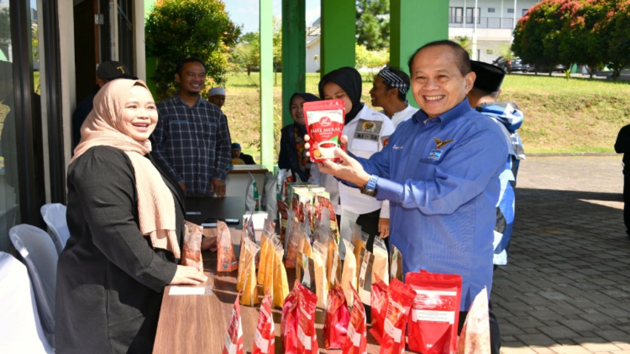 Wakil Ketua MPR RI Syarief Hasan (kanan). Foto: Dok MPR