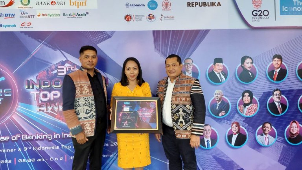 Bank NTT Raih Penghargaan Indonesia Top Bank 2022. Foto (Istimewa)