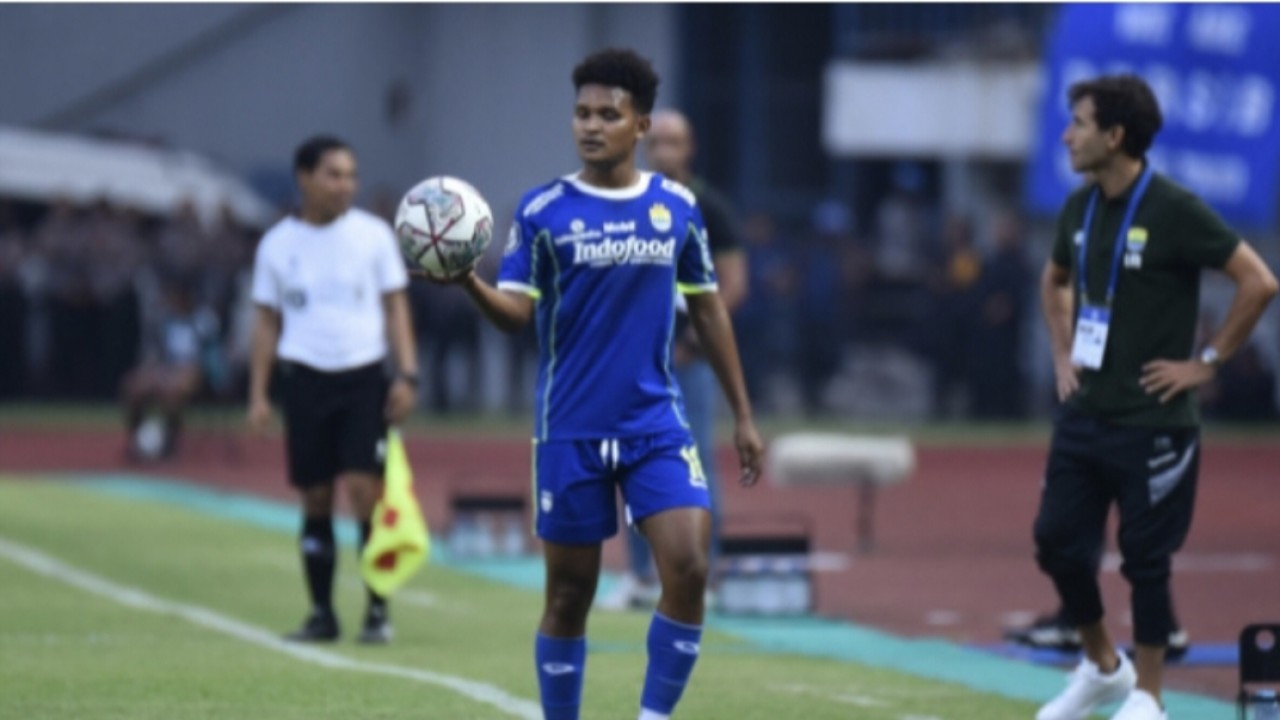 Bek kiri Persib, David Rumakiek