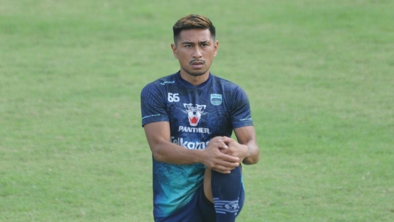 Bek Persib, Daisuke Sato