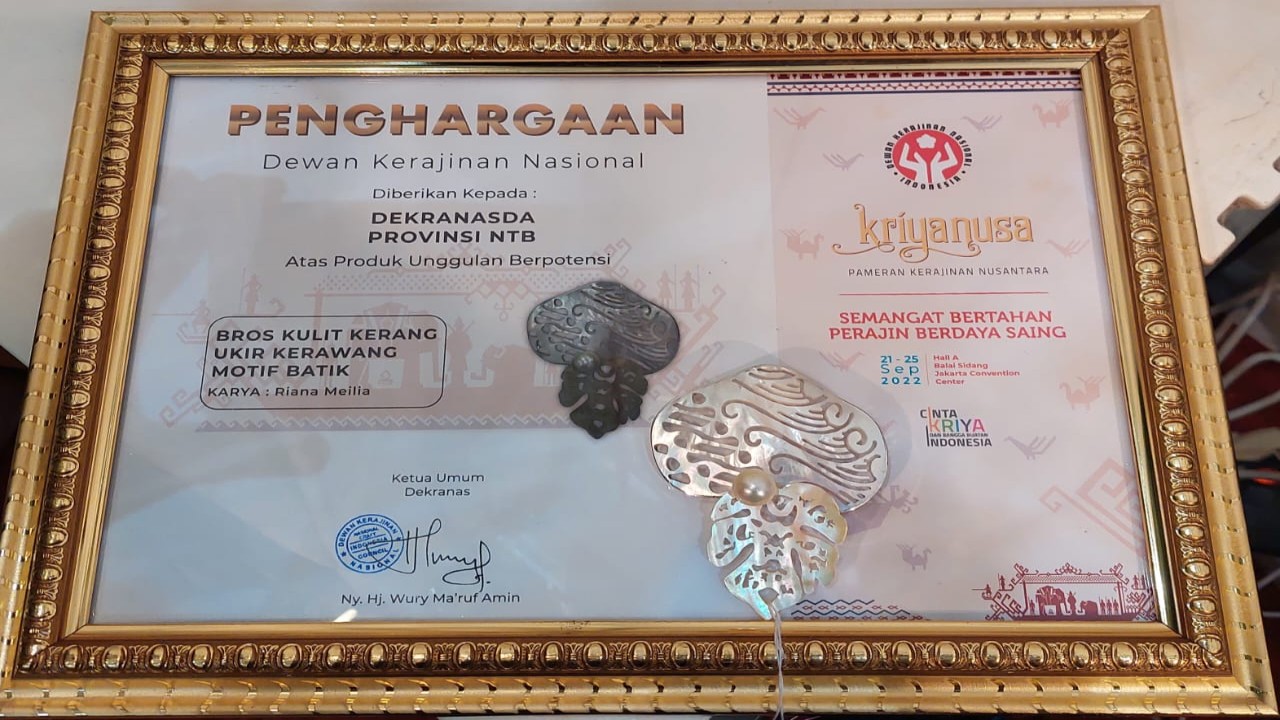 Dewan Kerajinan Nasional Daerah (Dekranasda) Provinsi NTB menorehkan prestasi ditingkat nasional dengan meraih penghargaan Dekranas atas Produk Unggulan Berpotensi. Foto (Istimewa)
