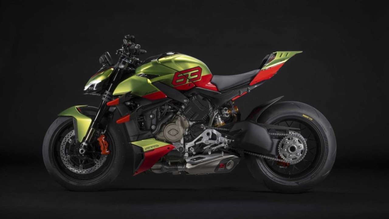 Ducati baru-baru ini meluncurkan sepeda motor streetfighter V4 edisi spesial Lamborghini.  (RideApart)