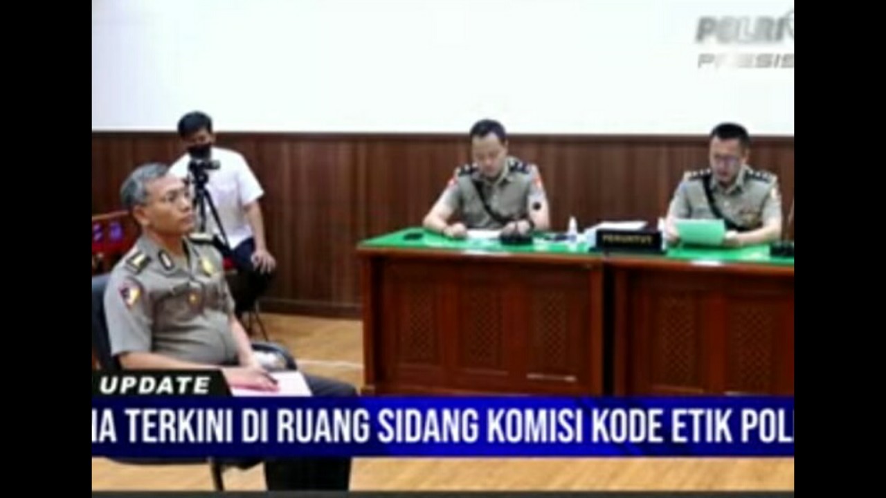 Kombes Agus Nurpatria saat sidang etik. (Polri TV)