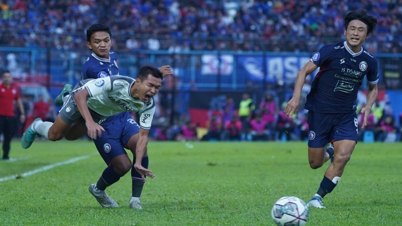 Laga Arema vs Persib