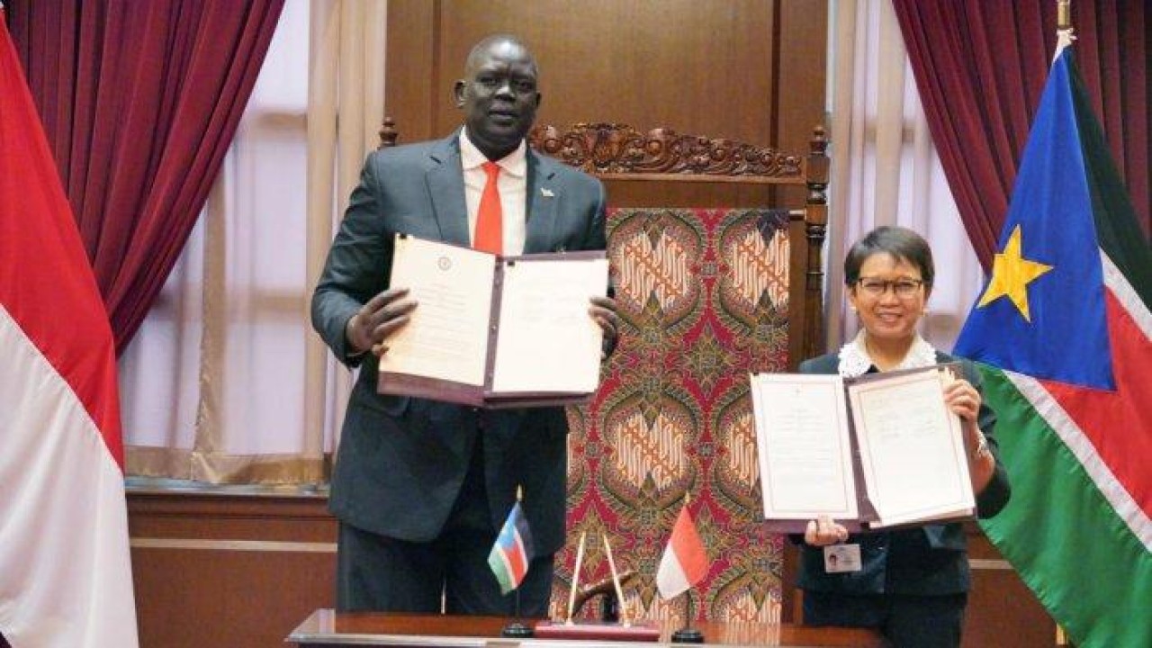 Menlu Retno Marsudi dan Wakil Menteri Luar Negeri Sudan Selatan, Honorable Deng Dau Deng Malek/ist