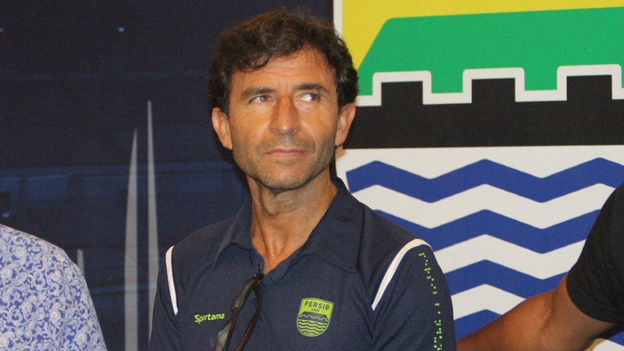 Pelatih Persib, Luis Milla