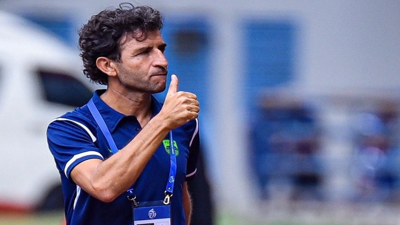 Pelatih Persib, Luis Milla