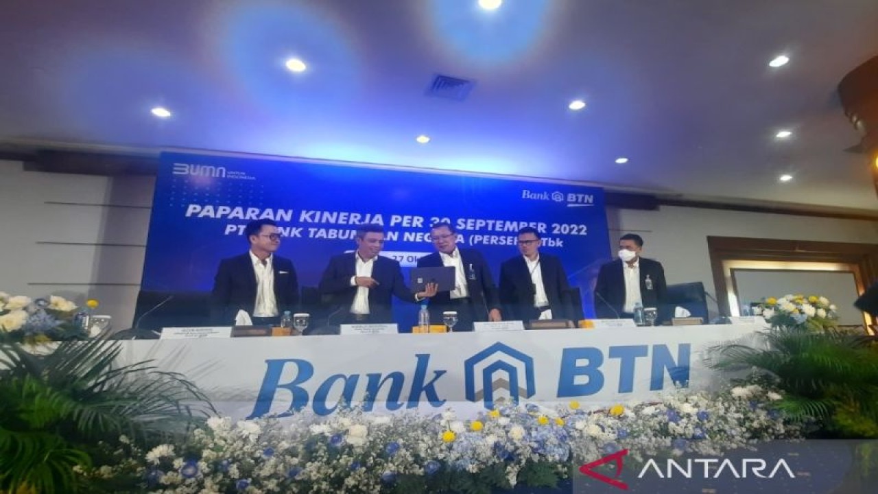 Jajaran direksi BTN menghadiri Paparan Publik Kinerja Keuangan Bank BTN Per 30 September 2022  di Jakarta, Kamis. (ANTARA/Citro Atmoko)