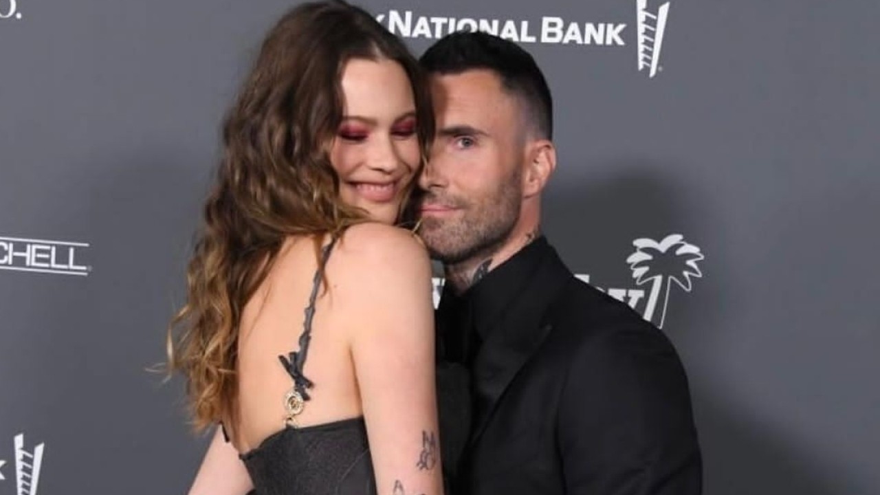 Behati Prinsloo dan Adam Levine/Instagram