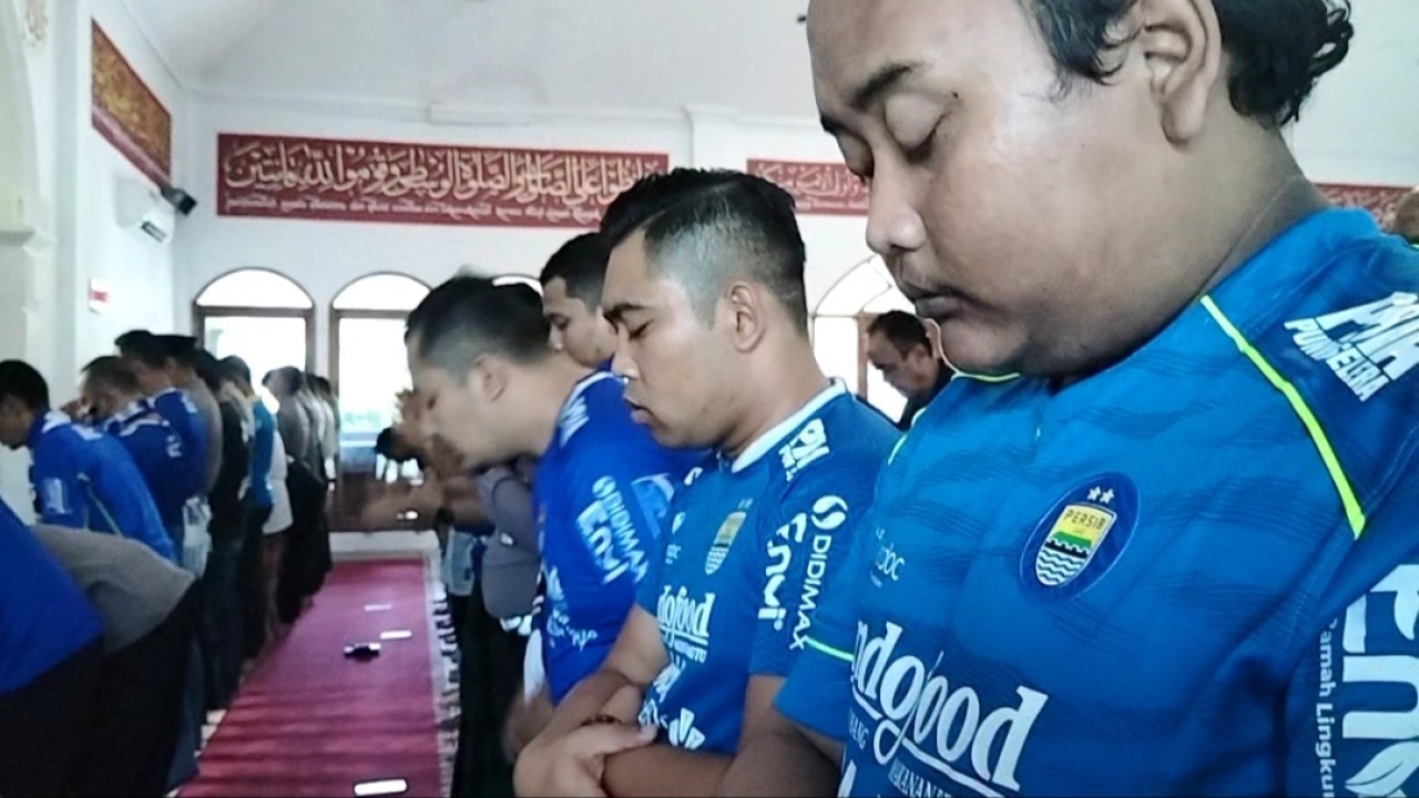 Bobotoh Persib Bandung gelar sholat Ghoib