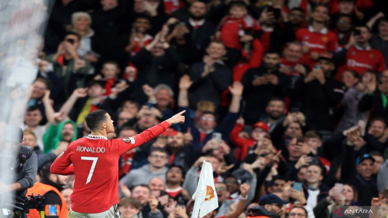 Selebrasi penyerang Manchester United Cristiano Ronaldo usai mencetak gol dalam pertandingan Grup E Liga Europa di Old Trafford pada 28 Oktober 2022. ANTARA/AFP/LINDSEY PARNABY