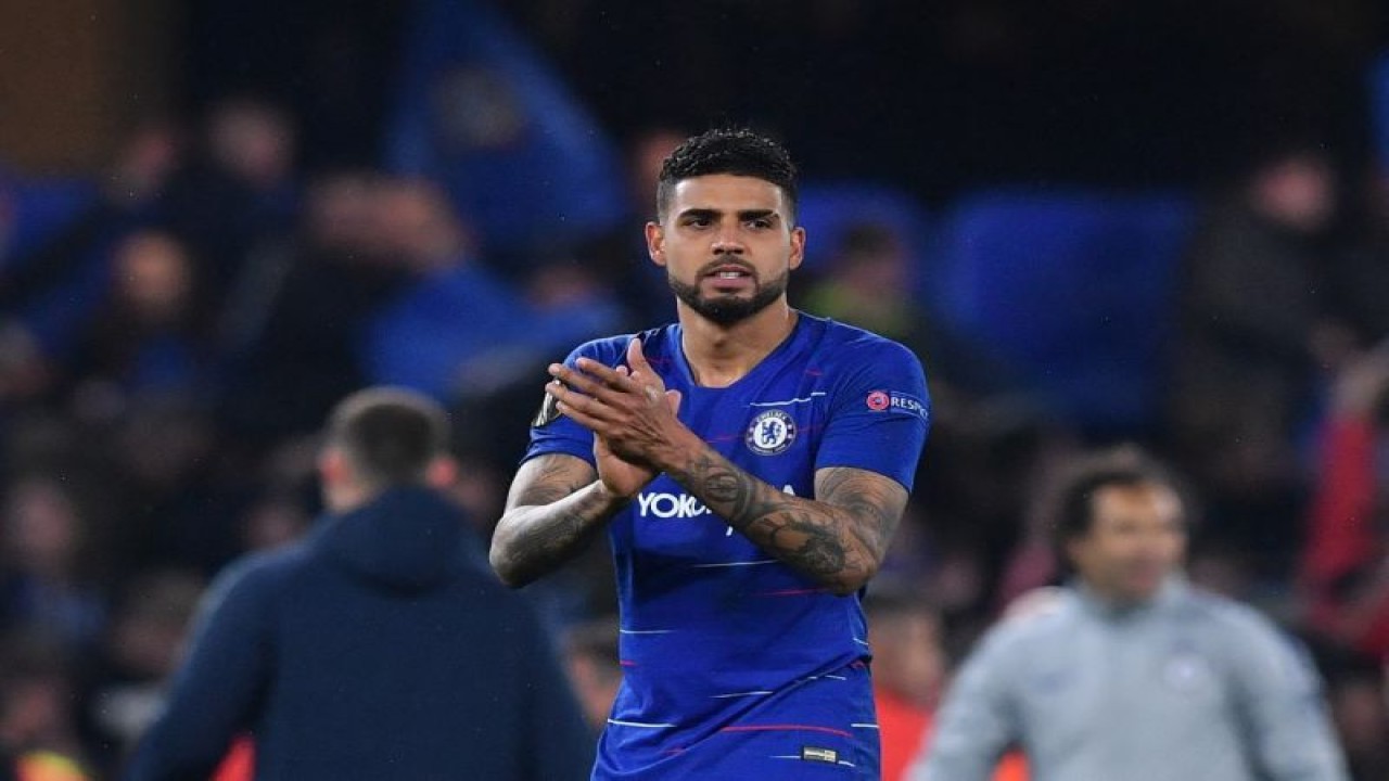 Foto arsip - Emerson Palmieri saat masih bermain untuk Chelsea, merayakan kemenangan pada semifinal Liga Europa melawan Eintracht Frankfurt di Stamford Bridge London. West Ham mengontrak Emerson Palmieri dari Chelsea pada 23 Agustus 2022. (Photo by Ben STANSALL / AFP) (AFP/BEN STANSALL)