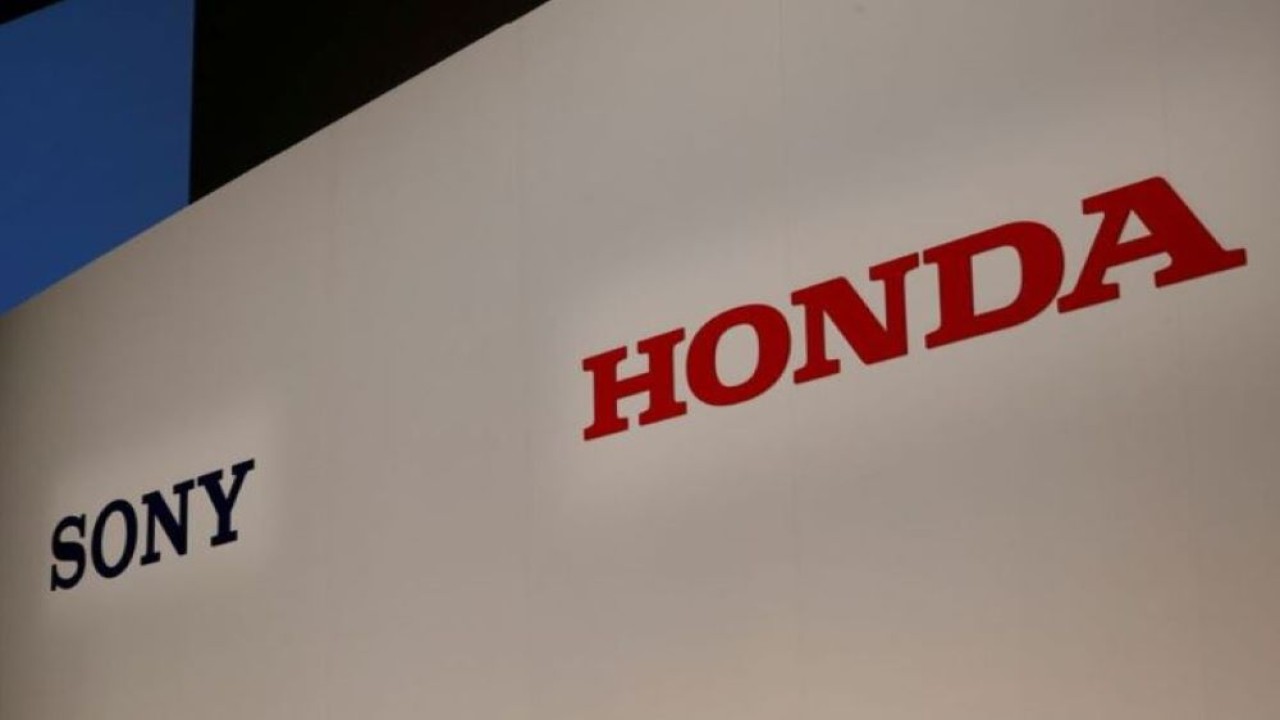 Ilustrasi. Logo Honda dan Sony. (Reuters)