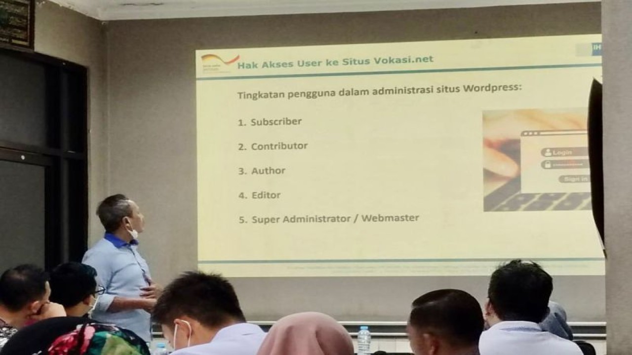 Kadin Jatim menggandeng IHK Trier Jerman menggelar workshop dengan topik "Meningkatkan persepsi kepada Kadin di Media Digital" di Kota Surabaya belum lama ini. (ANTARA/HO-Kadin Jatim)
