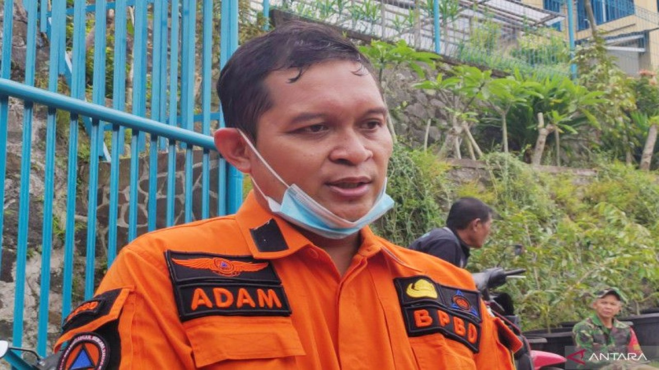 Kepala Seksi Kedaruratan BPBD Kabupaten Bogor Adam Hamdani di Bogor, Jawa Barat. (ANTARA/M Fikri Setiawan)