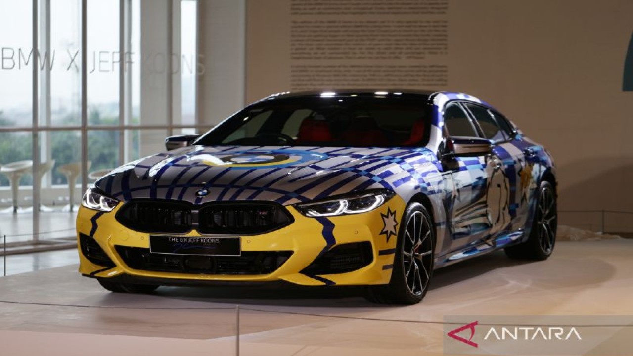 BMW THE 8 X JEFF KOONS. (ANTARA/HO)