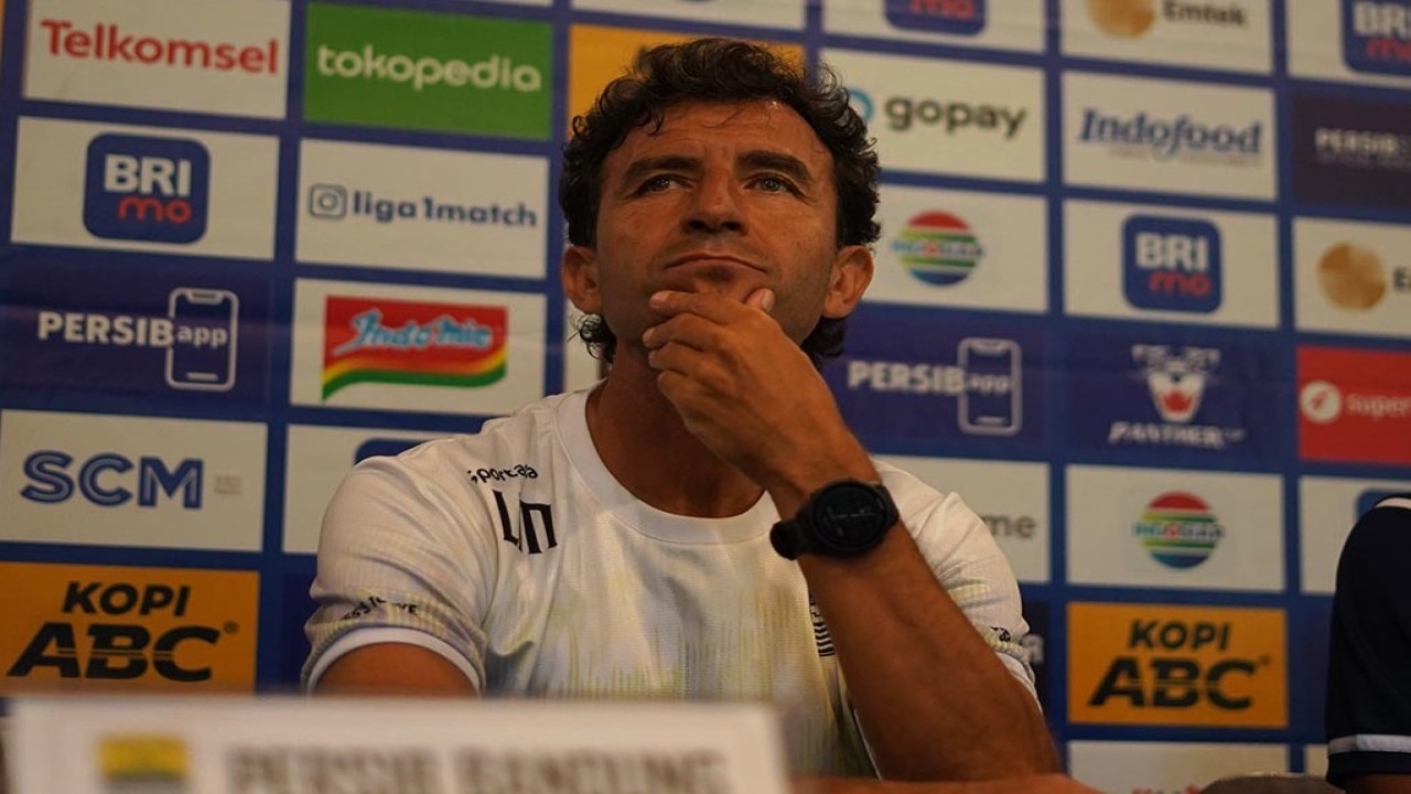 Pelatih Persib, Luis Milla